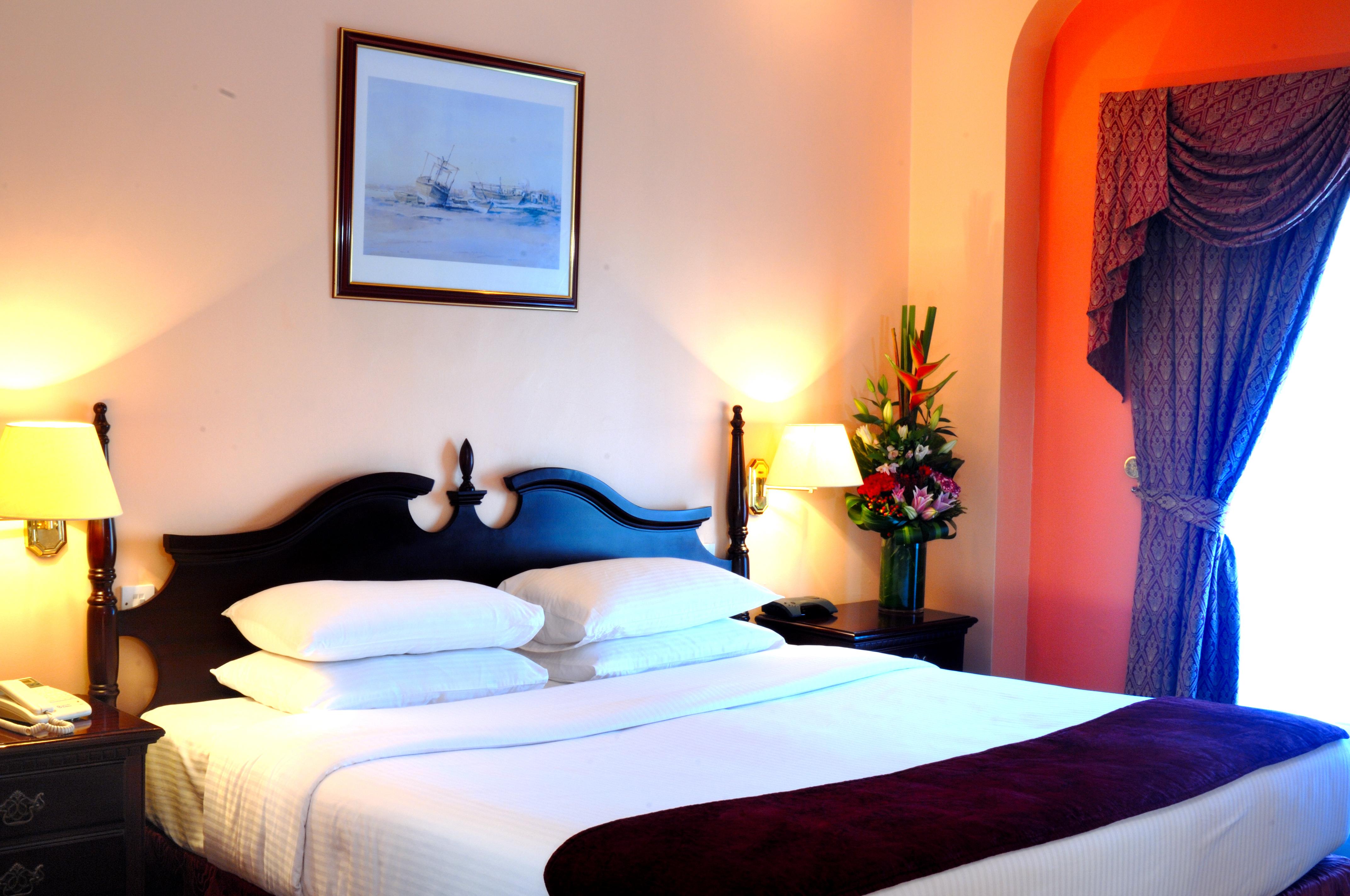 Delmon International Hotel Манама Екстериор снимка