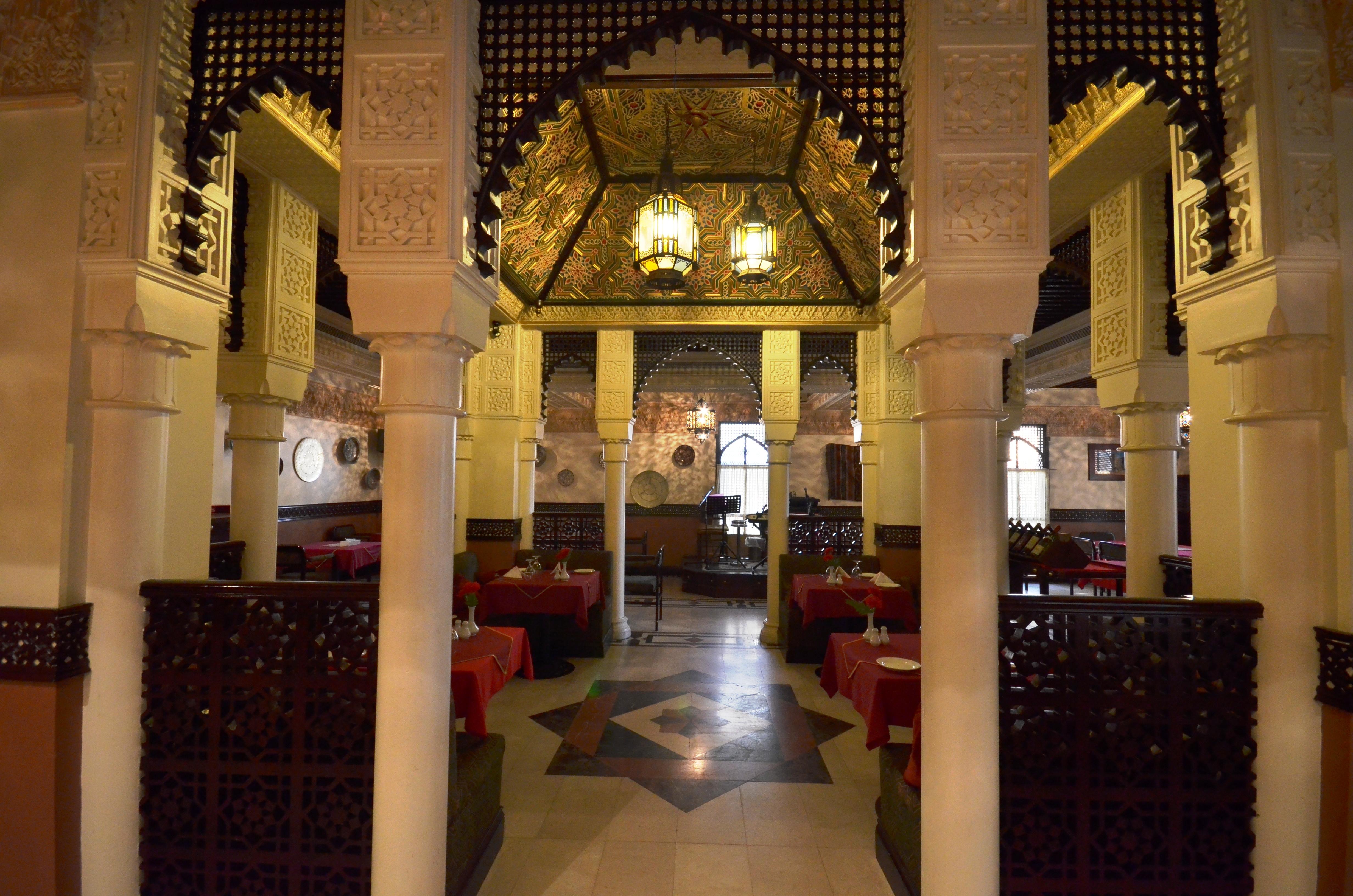 Delmon International Hotel Манама Екстериор снимка