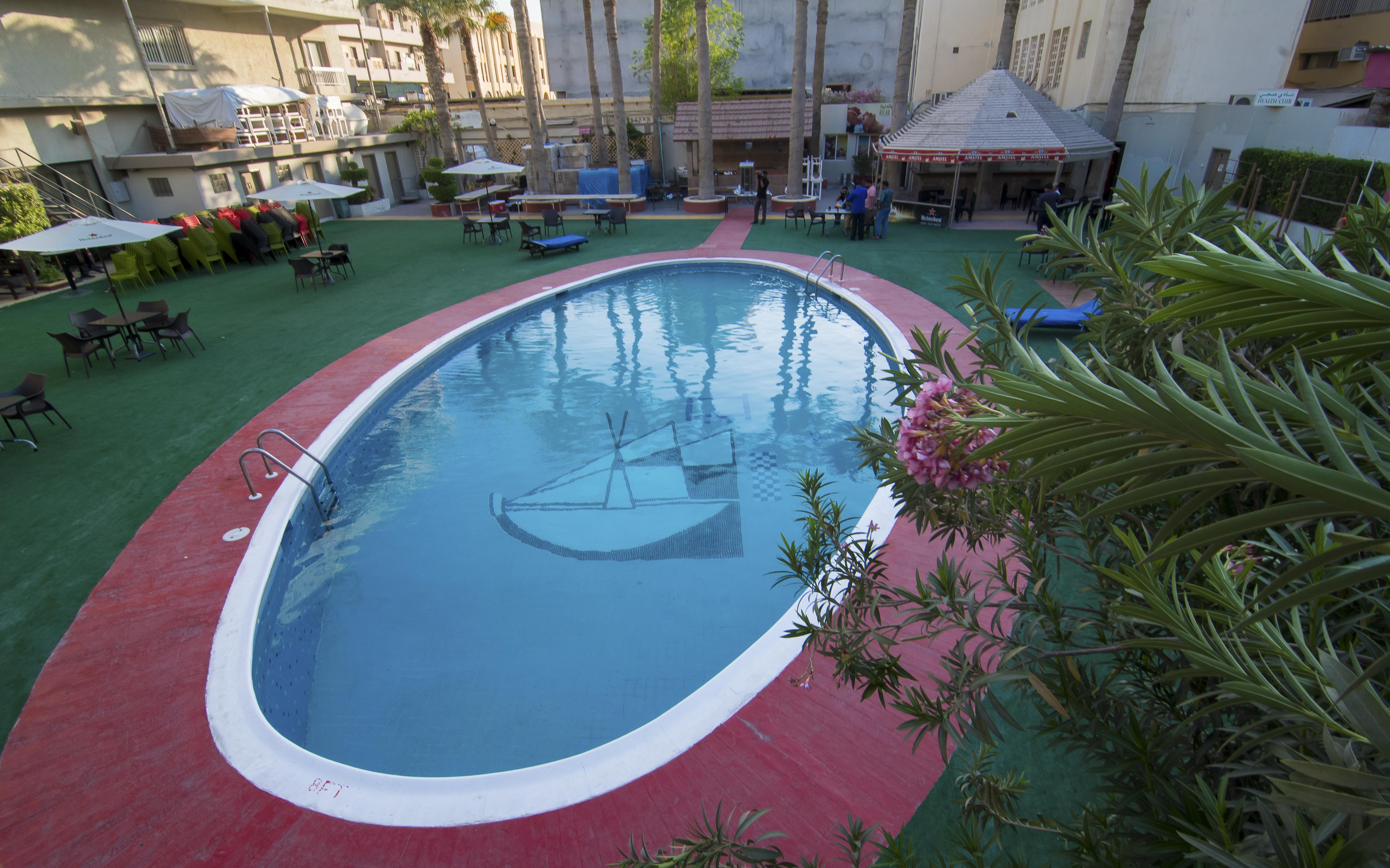 Delmon International Hotel Манама Екстериор снимка