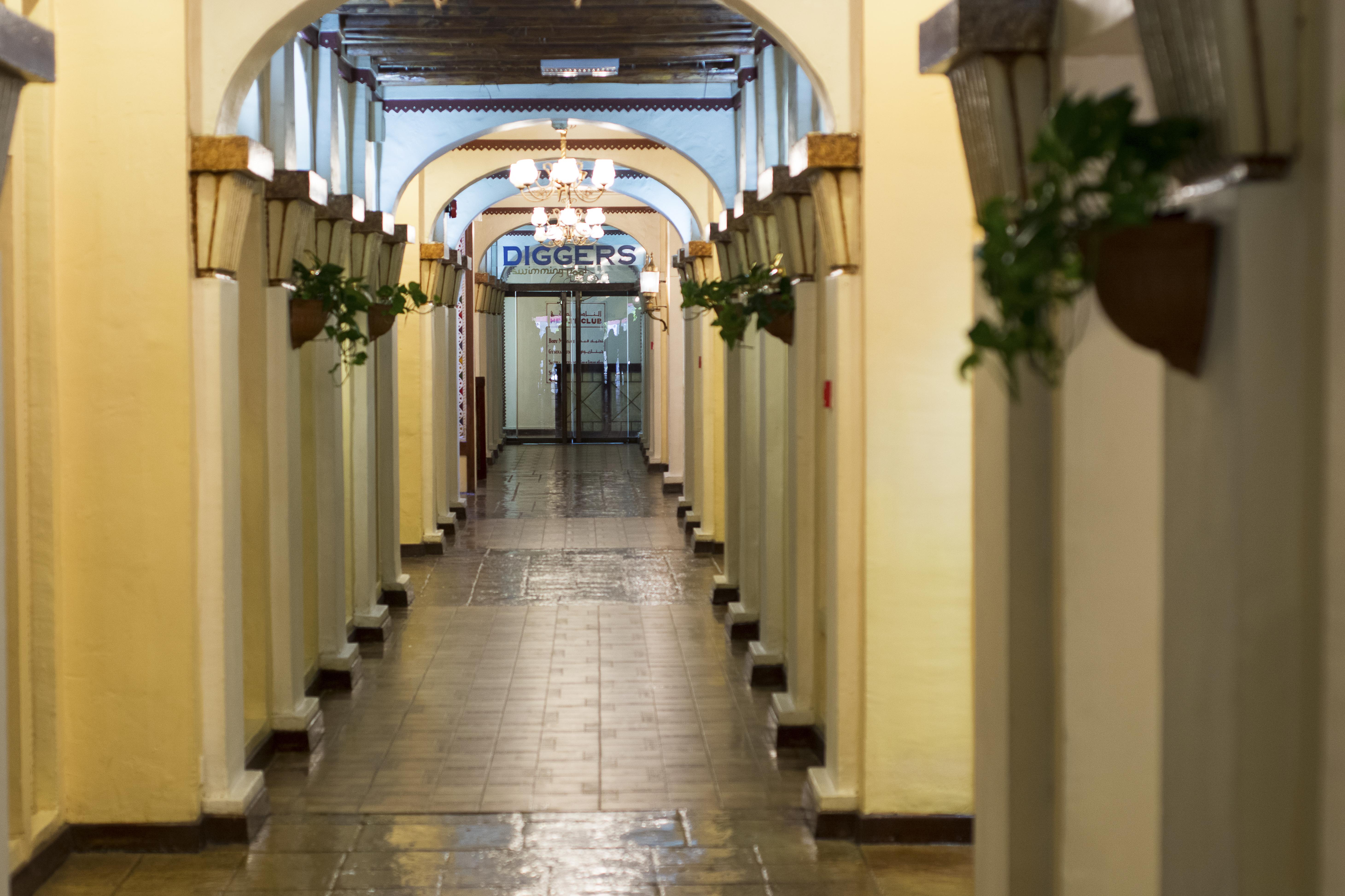 Delmon International Hotel Манама Екстериор снимка