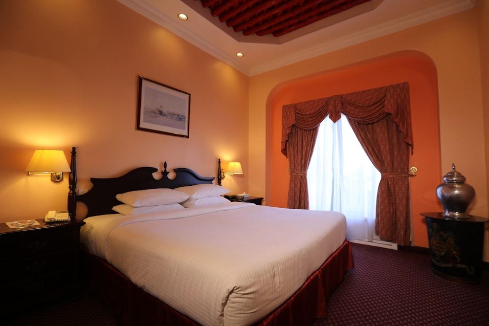 Delmon International Hotel Манама Екстериор снимка