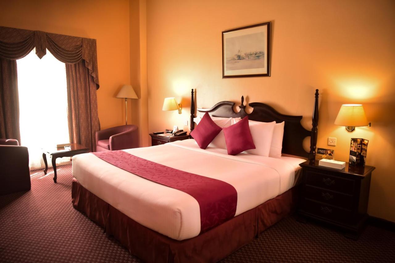 Delmon International Hotel Манама Екстериор снимка