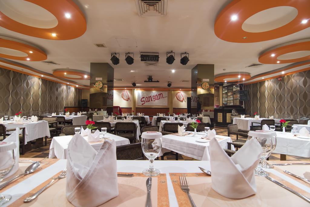 Delmon International Hotel Манама Екстериор снимка