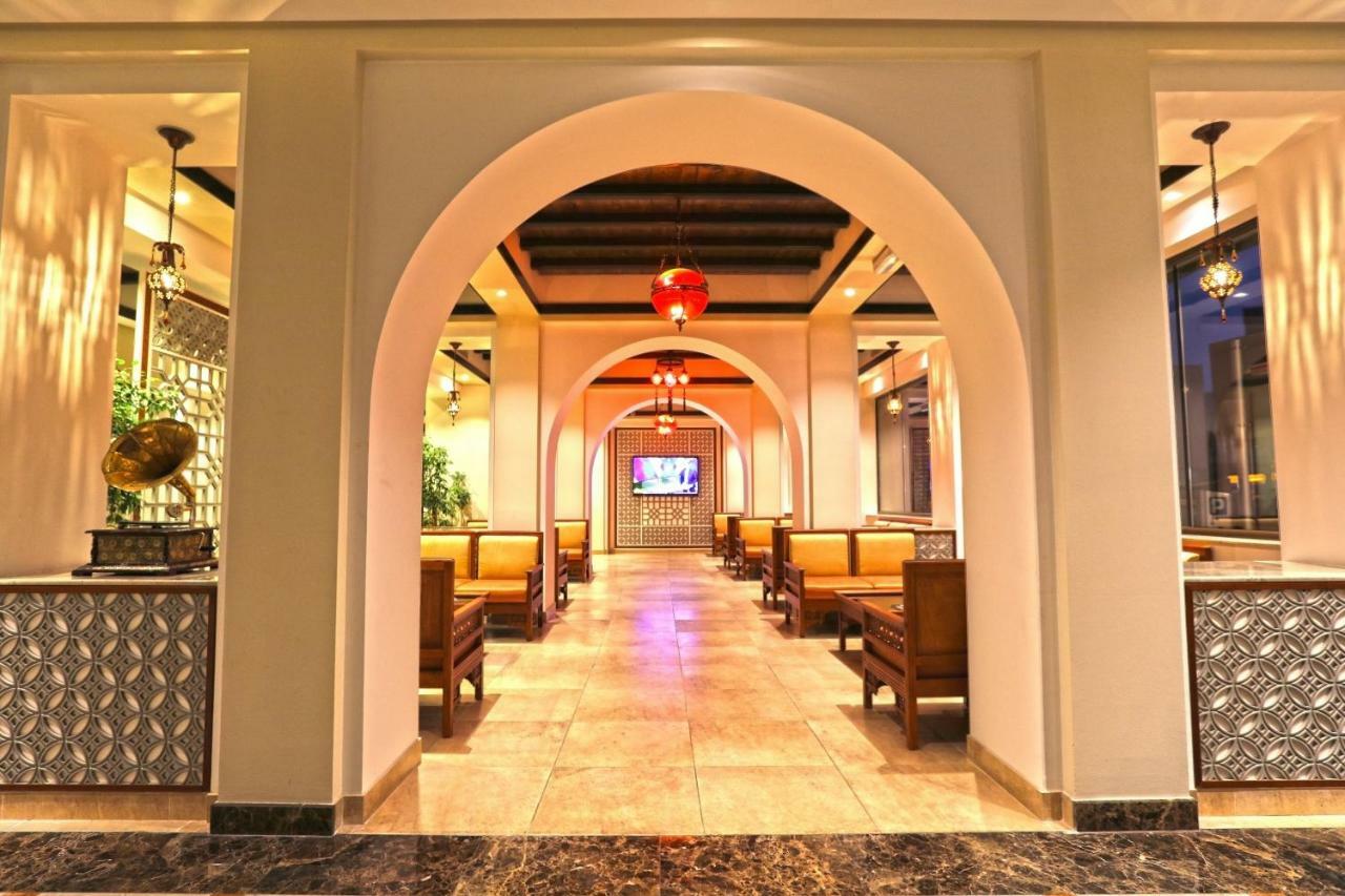 Delmon International Hotel Манама Екстериор снимка
