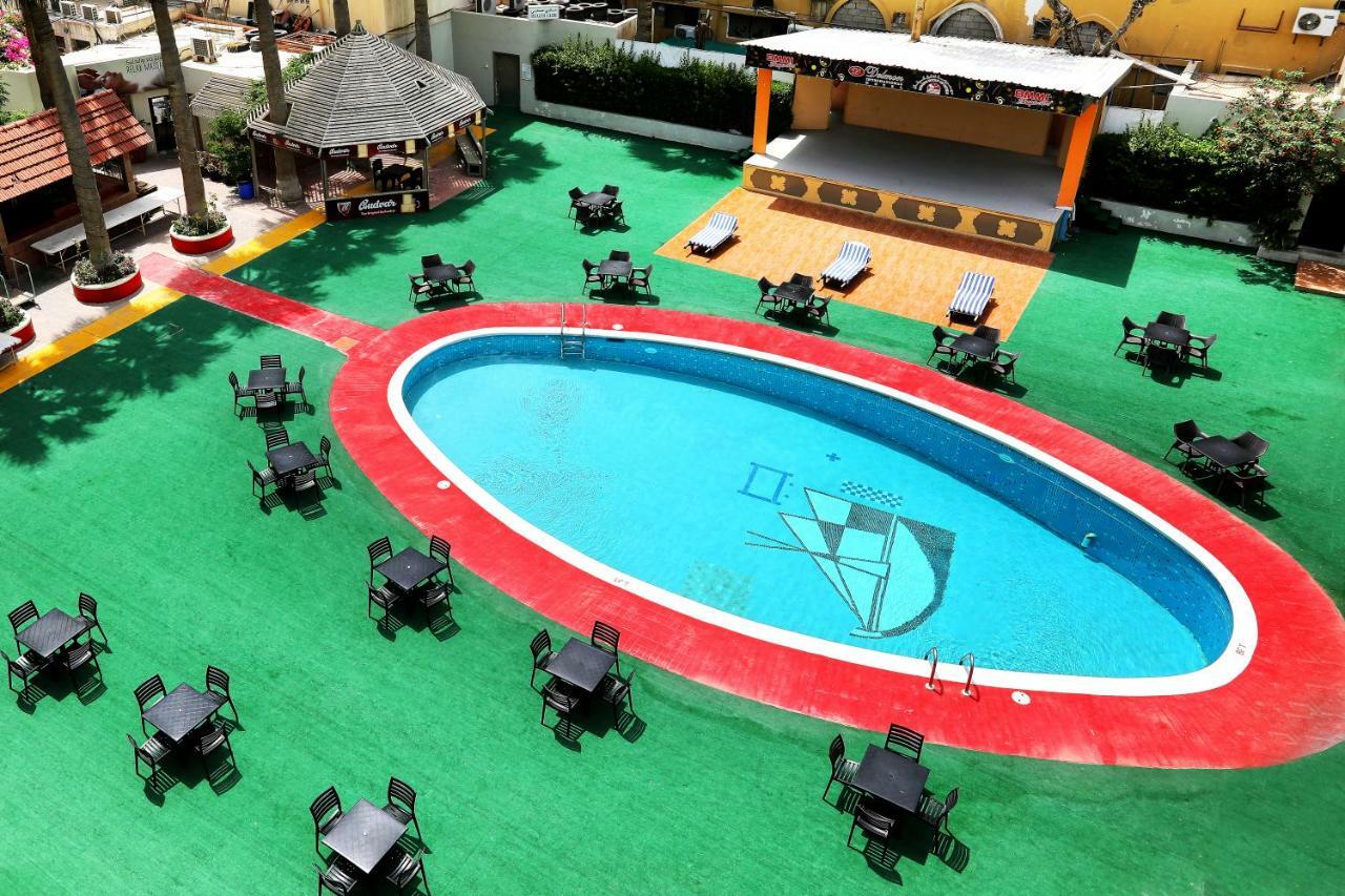 Delmon International Hotel Манама Екстериор снимка