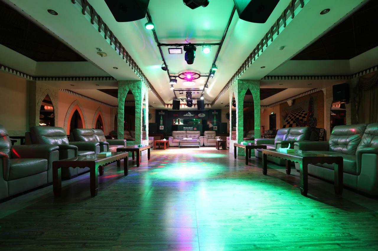 Delmon International Hotel Манама Екстериор снимка